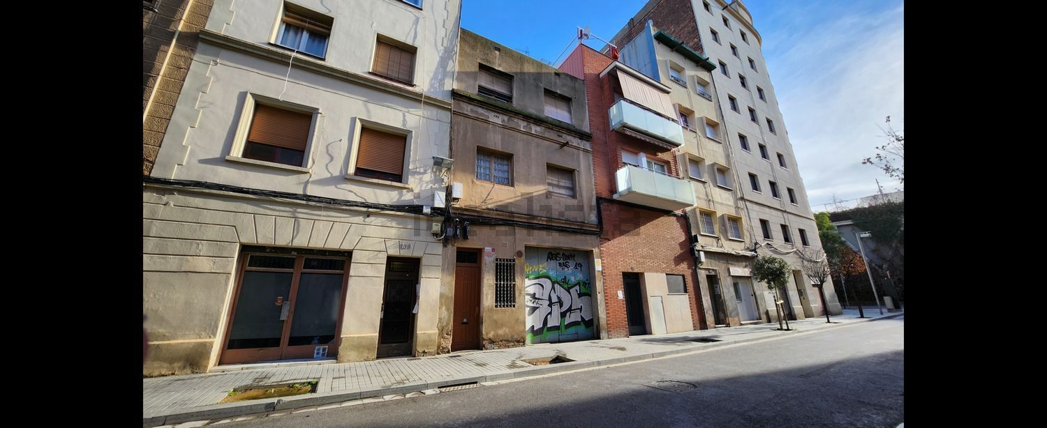 Chalet adosado en venta en calle de Sugranyes (2).jpg