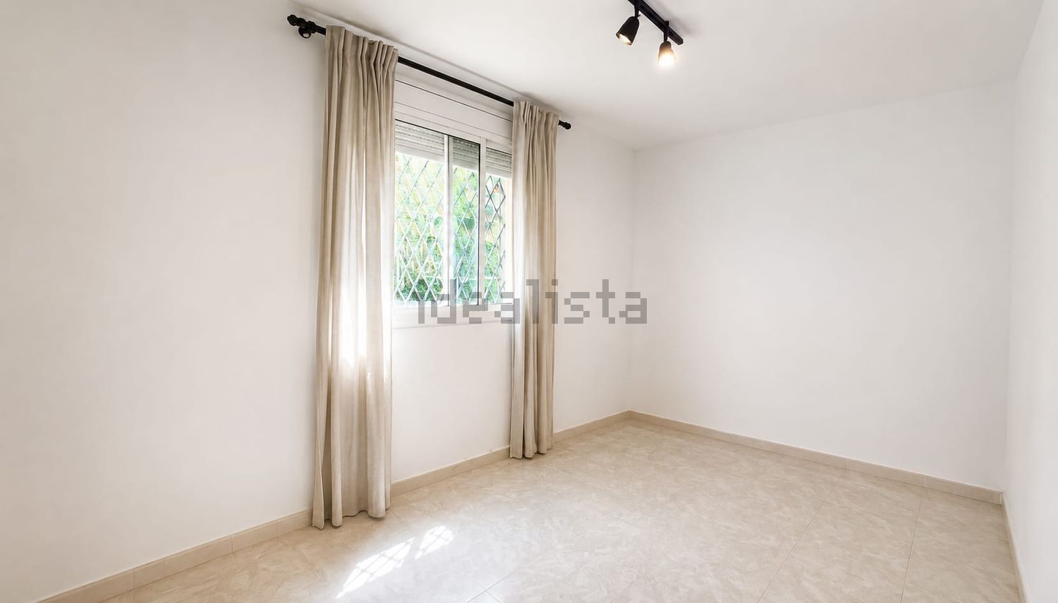 Piso en venta en Calle de l'Atlàntida (7).jpg