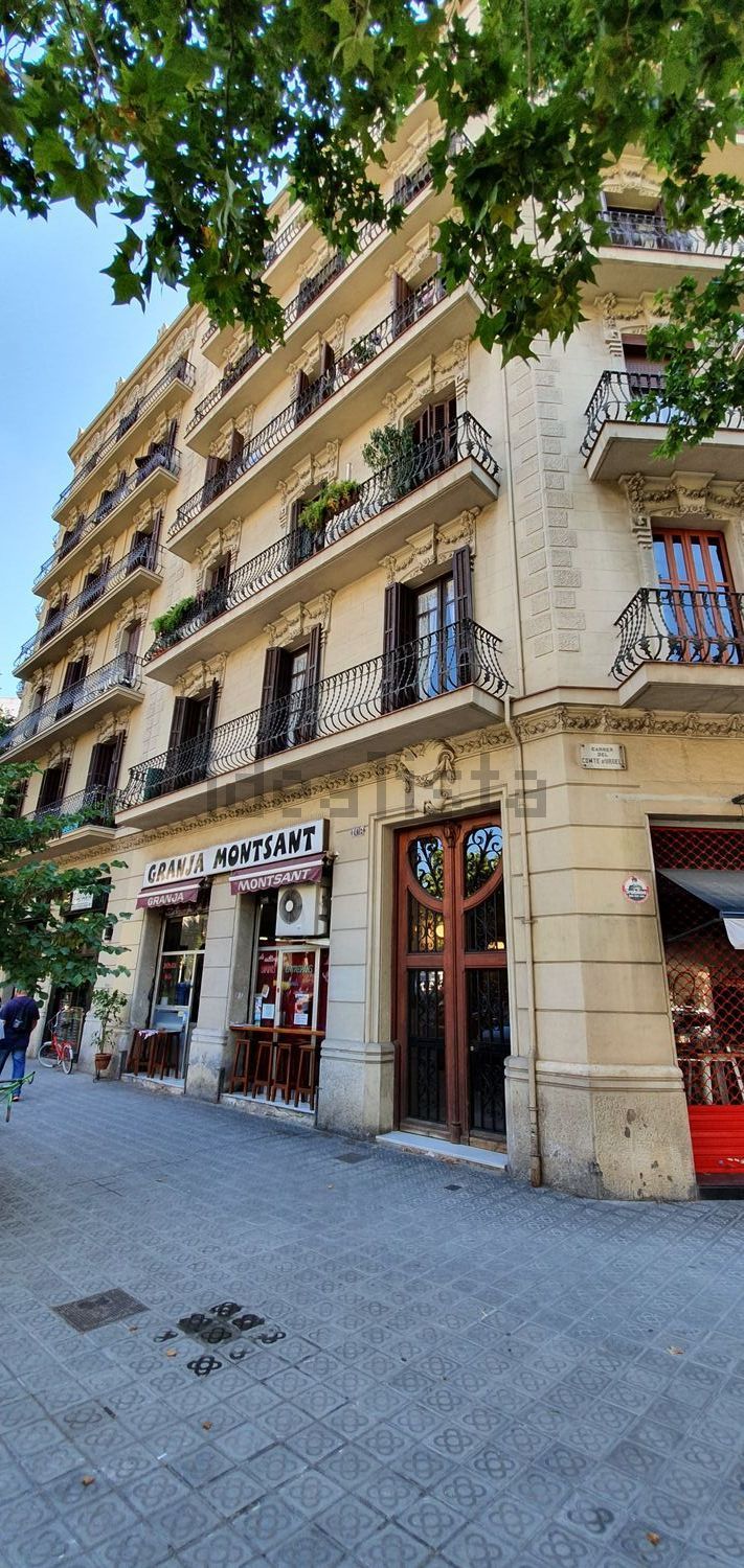 Piso en venta en calle del Comte d'Urgell (3).jpg