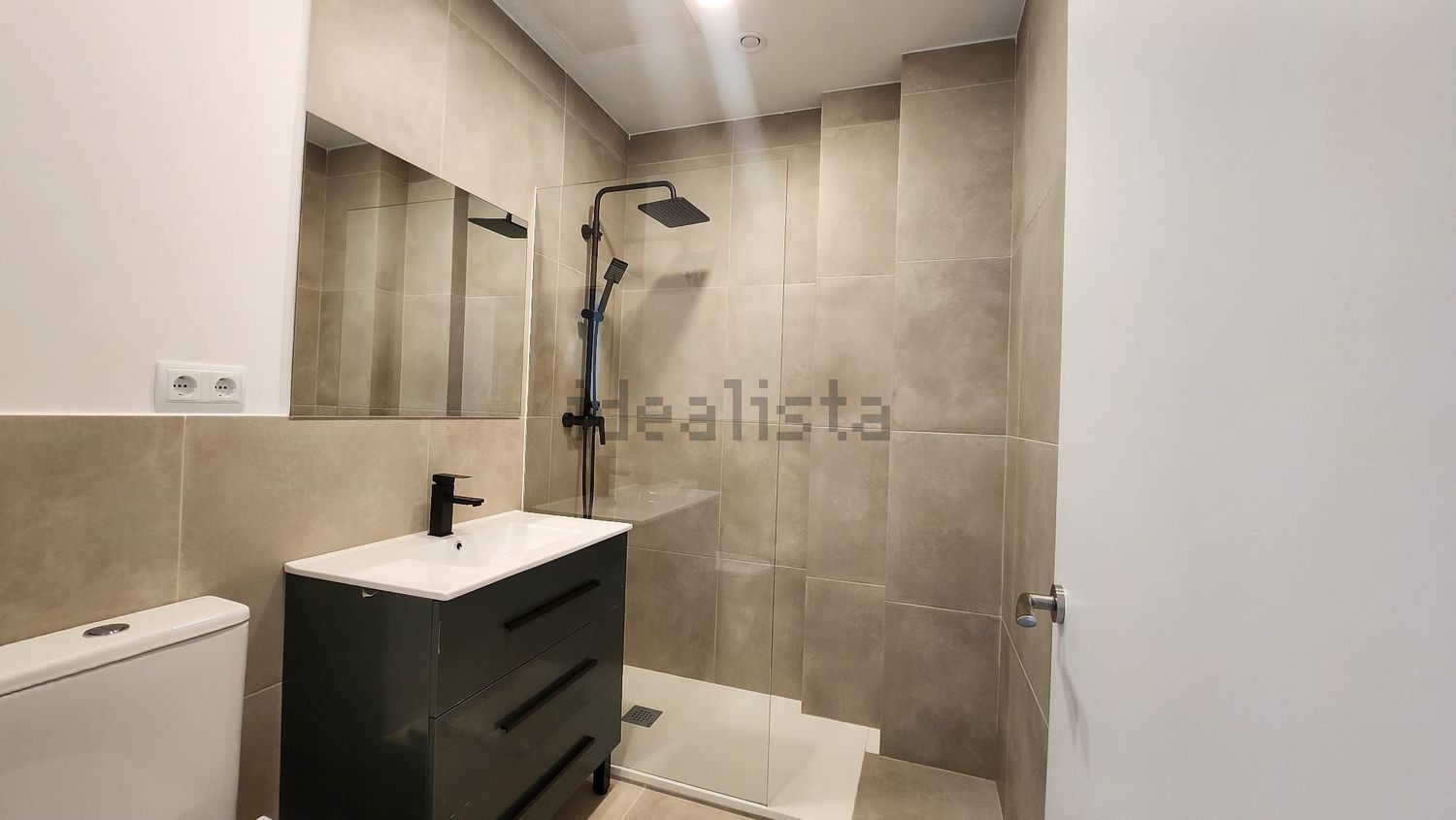 Chalet adosado en venta en calle l'Aviador Ruiz de Alda (21).jpg